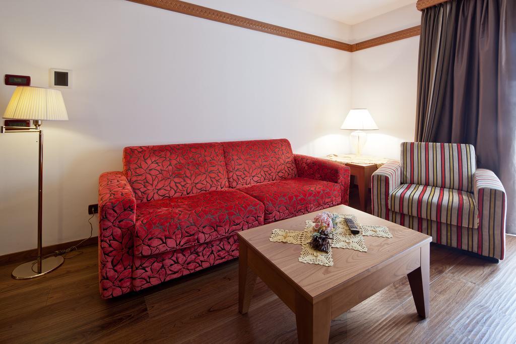 Hotel Haus Michaela Sappada Bagian luar foto