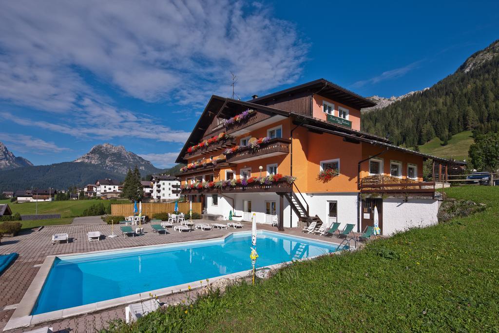 Hotel Haus Michaela Sappada Bagian luar foto