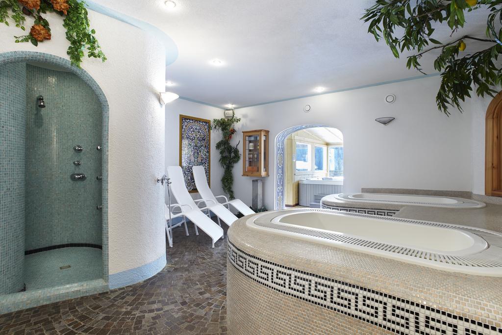 Hotel Haus Michaela Sappada Bagian luar foto