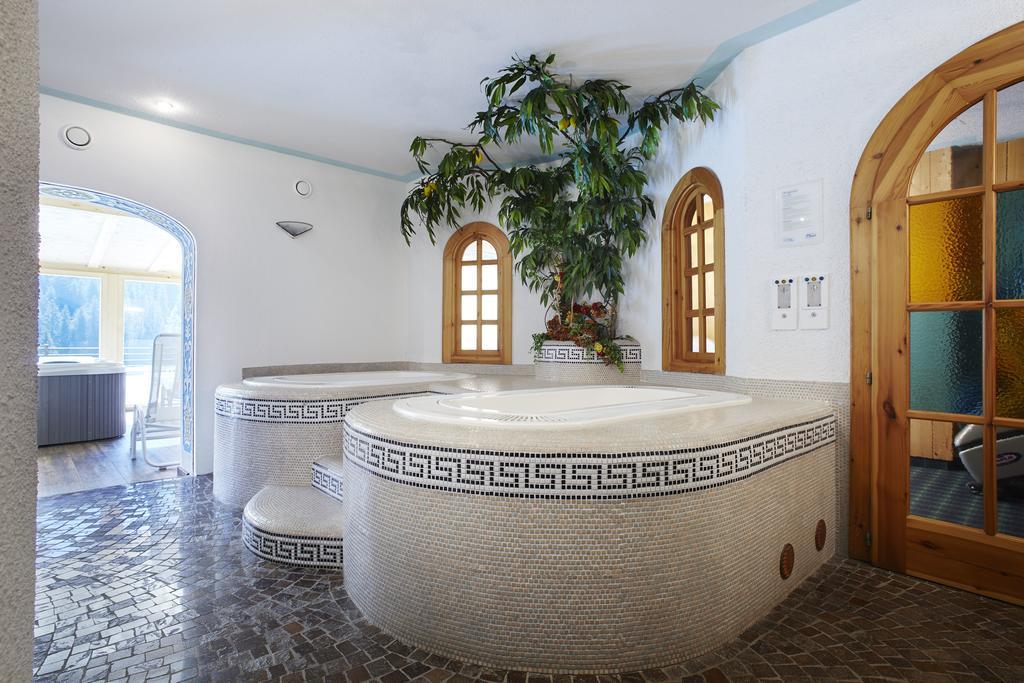 Hotel Haus Michaela Sappada Bagian luar foto