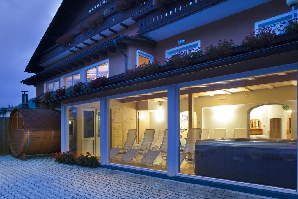 Hotel Haus Michaela Sappada Bagian luar foto