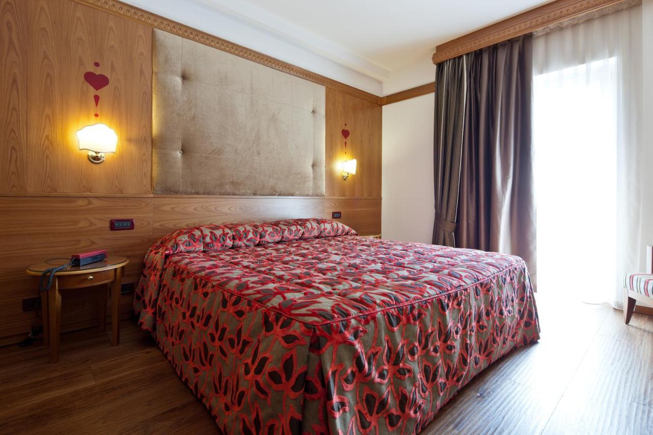 Hotel Haus Michaela Sappada Bagian luar foto
